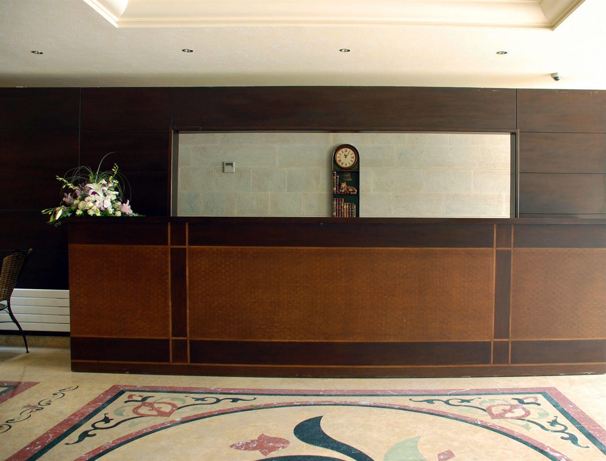 City Suite อาเลย์ ภายนอก รูปภาพ